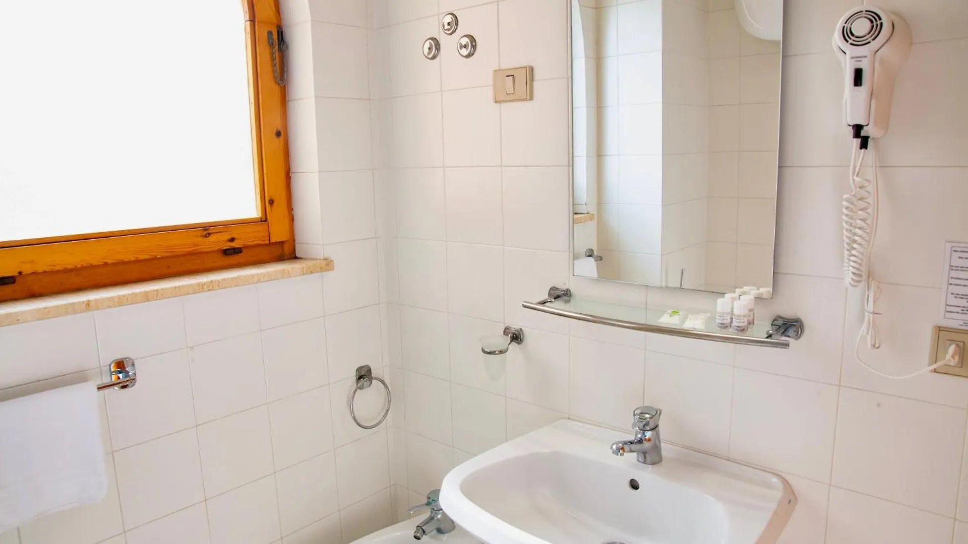 Aparthotel Residence With Swimming-Pool In Alghero Just 150 Mt From The Beach