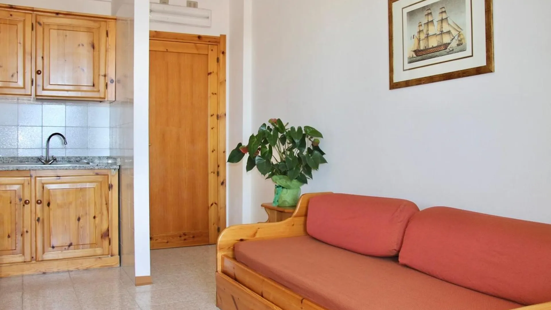 Residence With Swimming-Pool In Alghero Just 150 Mt From The Beach